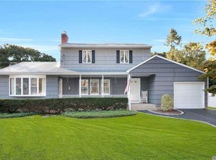 32 Bowdon Rd, Greenlawn, NY 11740