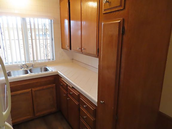 3rd image of 3821 45th St APT 3