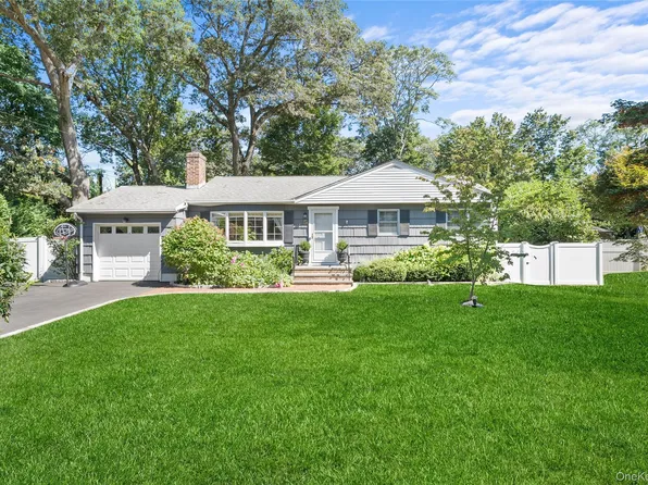 5 Magnolia Lane, Miller Place, NY 11764