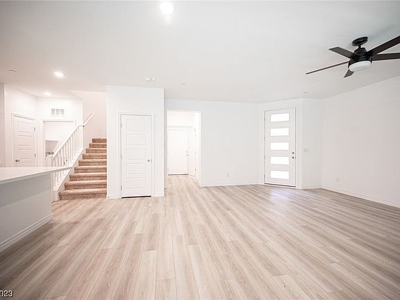 4th image of 600 N Carriage Hill Dr #1170