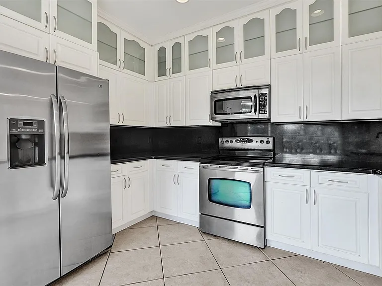 10902 Tamoron Ln — Photo 17