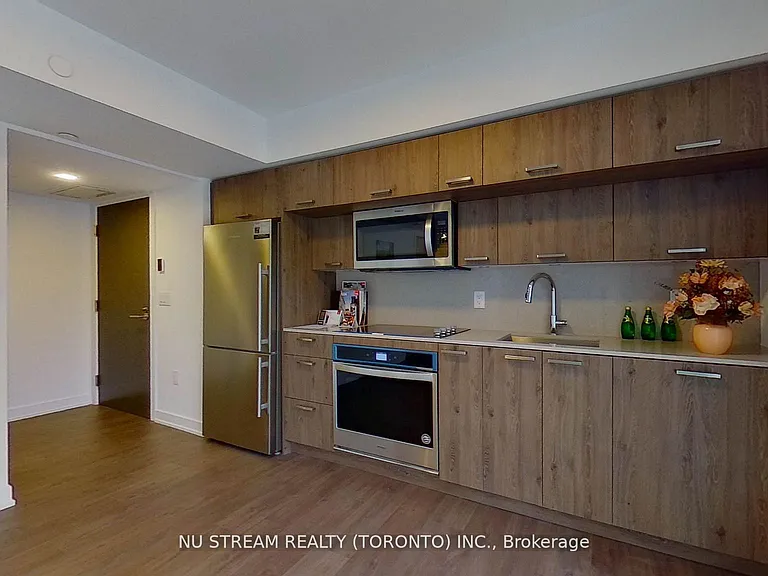 50 McCaul St #405 — Photo 12