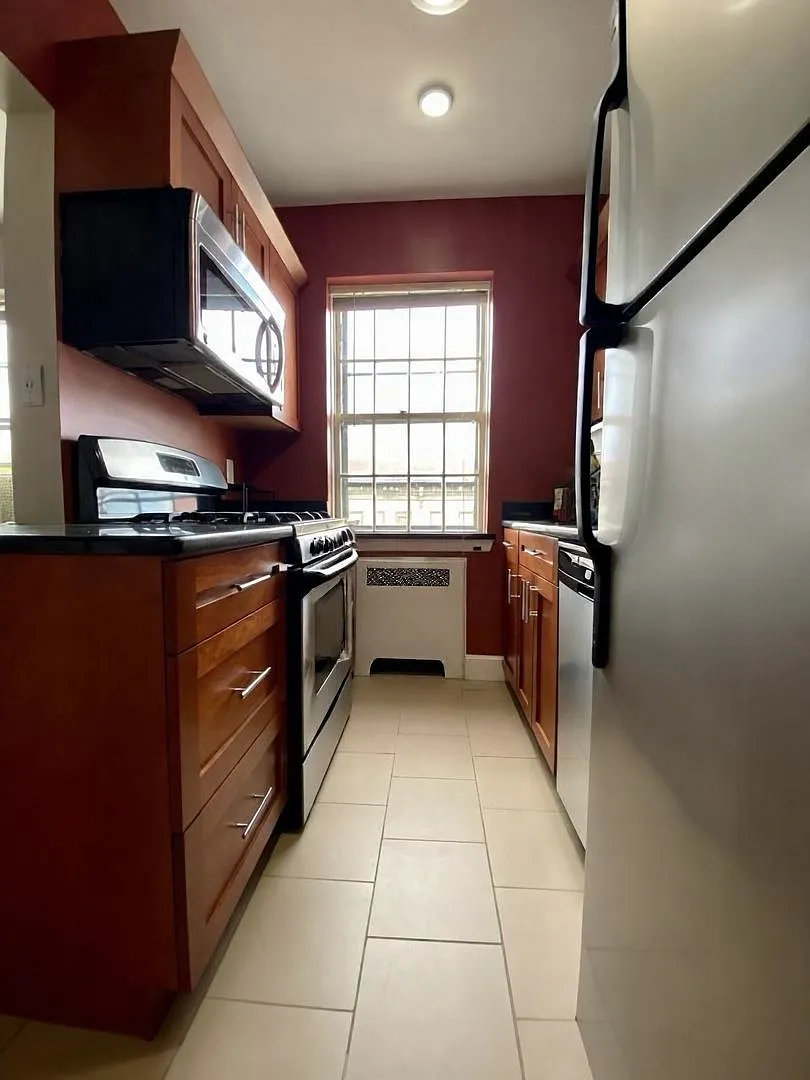 Beautiful Spacious Apartment in Brookline — Photo 4