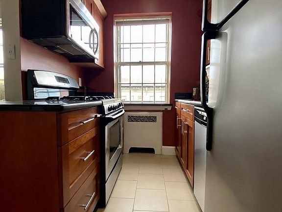 4th image of 36 Browne St APT 5B