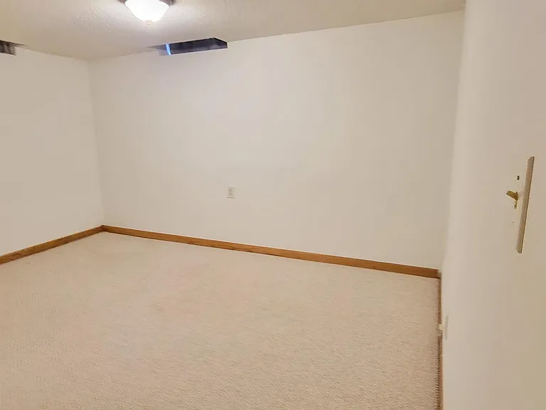 14411 W Maple St — Photo 39