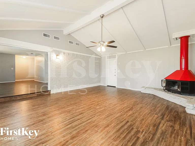 2813 Silvermeadow Ln — Photo 6
