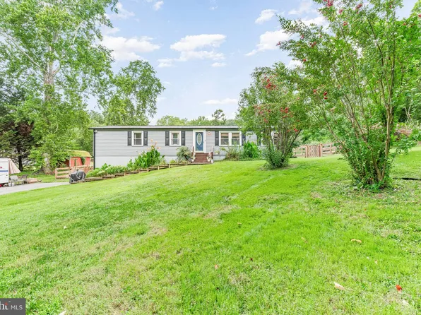 860 Pat Ln, Huntingtown, MD 20639