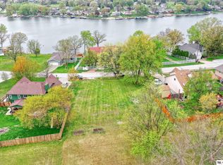 9019 Bellvue Dr, Plattsmouth, NE 68048