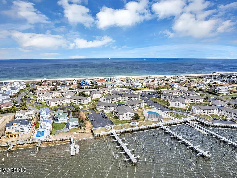 113 Wharfside Dr — Photo 4