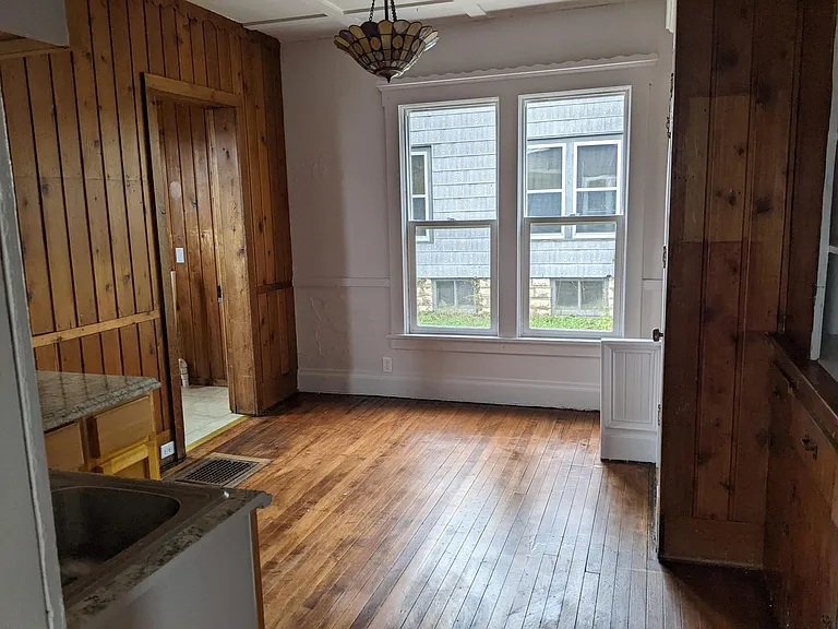 312 Harrison Ave — Photo 8