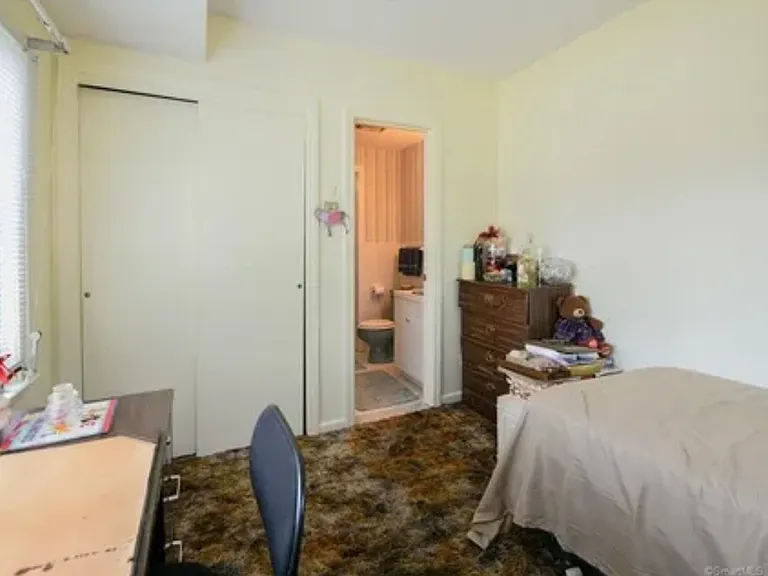 1544 Stanley St — Photo 5