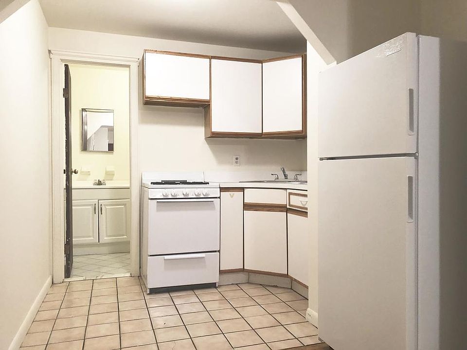 2nd image of 226 E 14th St APT 4Q