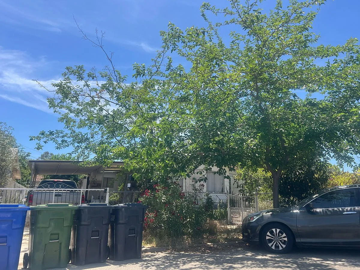 631 Woodrow St photo 1