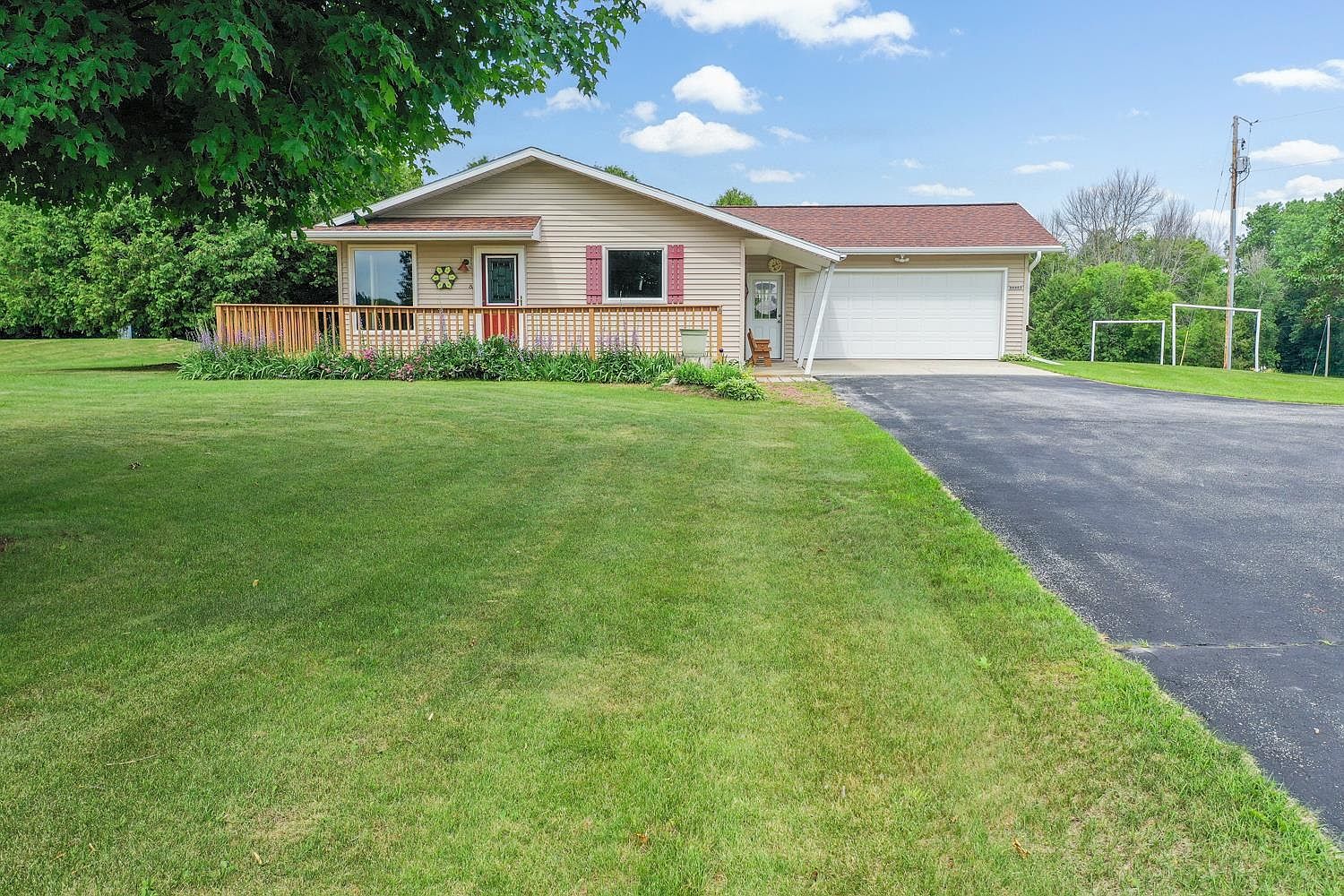 N6463 Hillside Rd, Casco, WI 54205 | Zillow