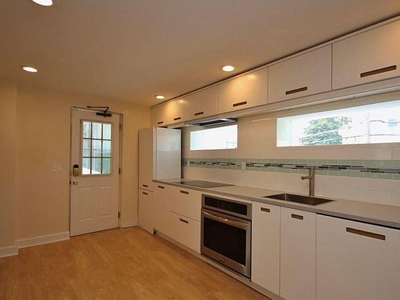 3rd image of 157 N Washington St APT 3