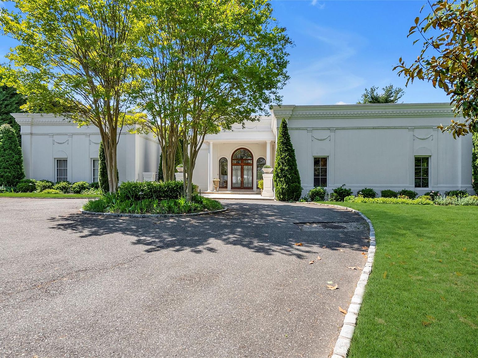 6 Hamptworth Drive, Great Neck, NY 11024 | MLS #884759 | Zillow