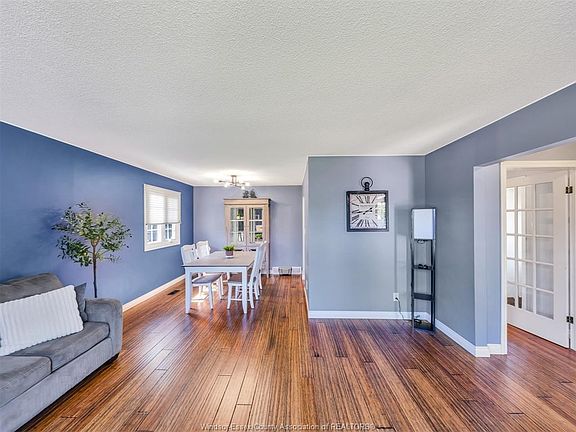 5th image of 185 Purple Plum Dr
