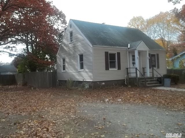 1st image of 132 Shaw Ave