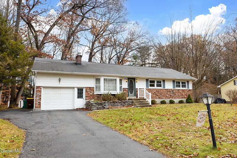 4th image of 135 Juniper Drive