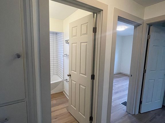 3rd image of 1118 Linwood Ave