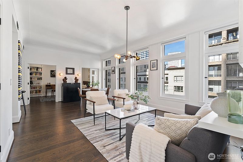 2nd image of 1519 3rd Avenue #501