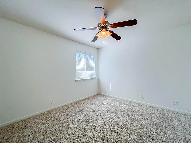 921 Heritage Springs Trl — Photo 21