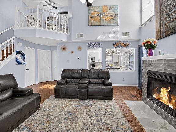 5th image of 1925 Pinecrest Dr