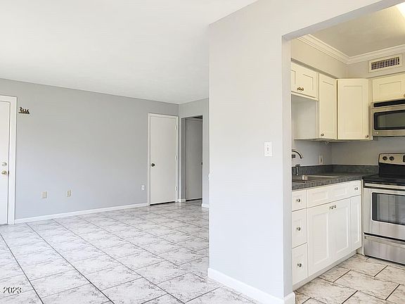 5th image of 413 Madison Ave APT 102