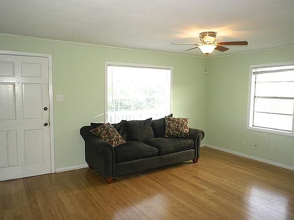2nd image of 1506 Sealy St #3