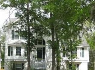 446 Sterling Woods Dr, Richmond Hill, GA 31324