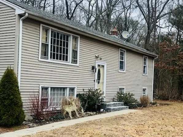 640 Oakhill Ave, Attleboro, MA 02703