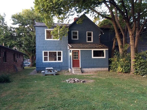 3rd image of 65 E Norwich Ave