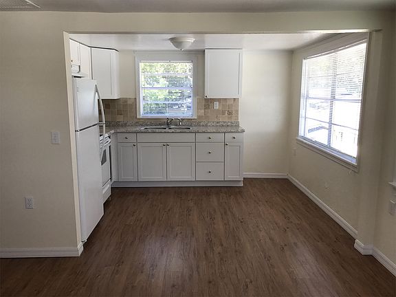 3rd image of 1328 Tioga Ave APT B
