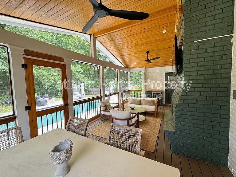381 Lynne Cir — Photo 28