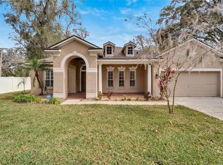 1605 Hidden Meadow Ct, Valrico, FL 33594