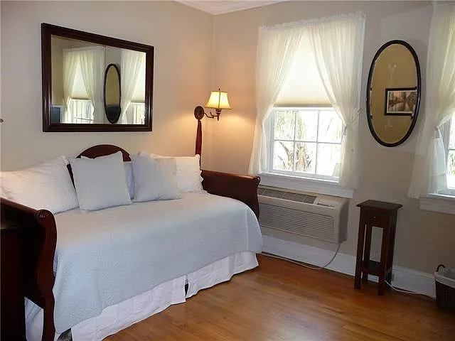 Building Photo - 3300 Saint Charles Ave #27