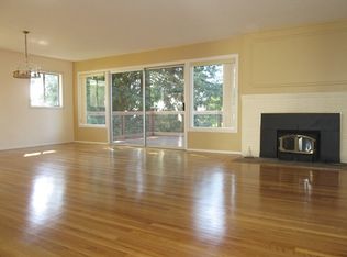 5946 Zinn Dr, Oakland, CA 94611