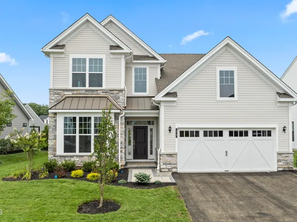 77 Grandview Circle, Farmingdale, NJ 07727