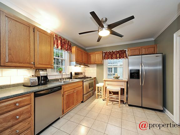 Kitchen / Breakfast Room