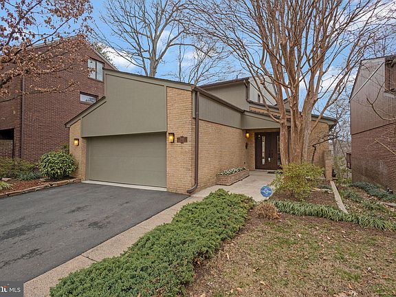 3rd image of 3410 White Oak Ct