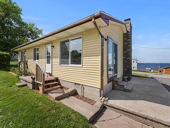 2nd image of 302 Sanford Ave