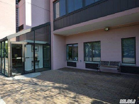 2nd image of 800 Willis Ave