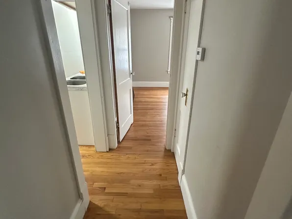 62 Edendale St #2, Springfield, MA 01104