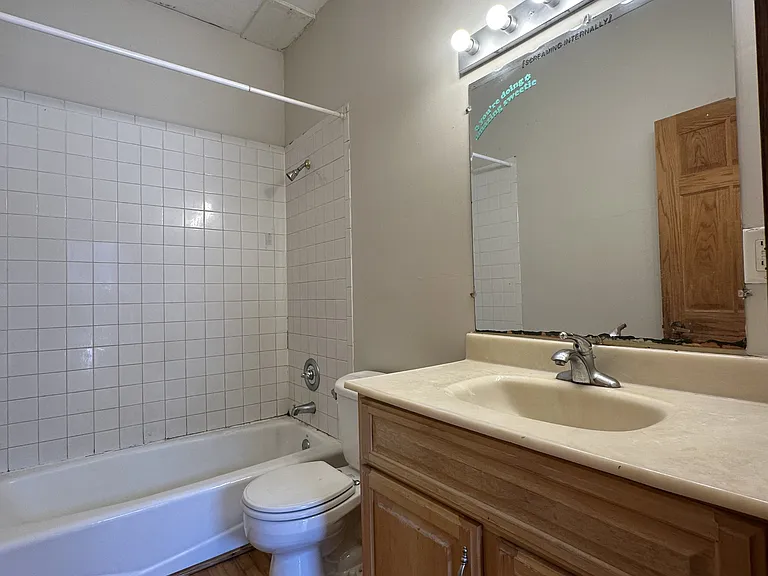 2916 Grand Ave S #1 — Photo 12