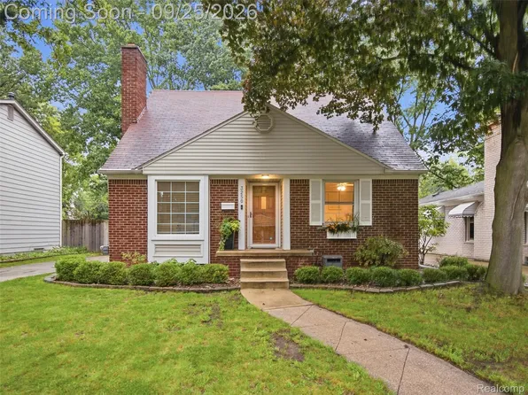 3250 Warick Rd, Royal Oak, MI 48073
