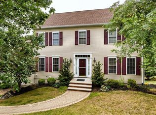 40 Weldon Farm Rd, Rowley, MA 01969