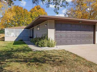 2404 Walden Ct, Iowa City, IA 52246