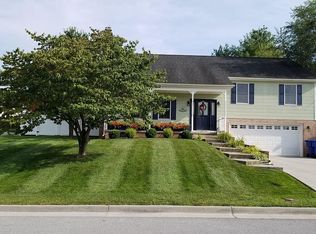 979 Auburn Ct, Front Royal, VA 22630