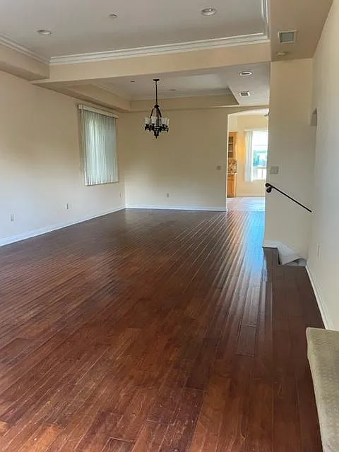 4212 Greenbush Ave — Photo 4