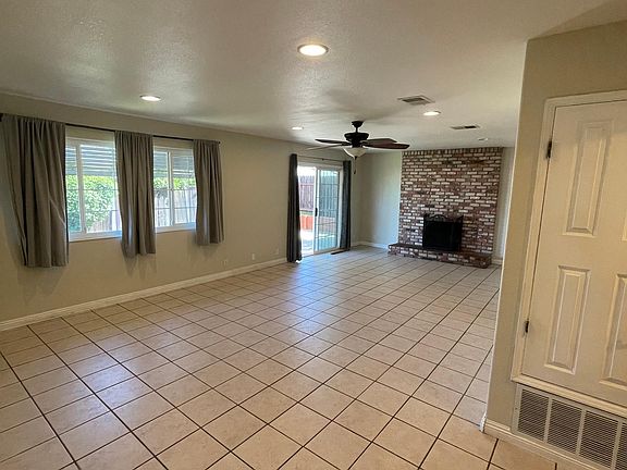4th image of 2717 Cabrillo Ct